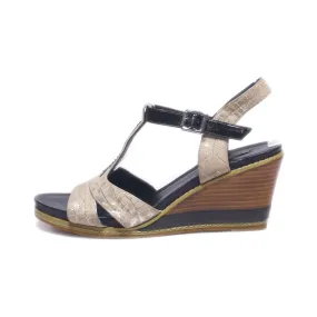 Fugitive Wedge Sandals Leather Beige Colour For Women